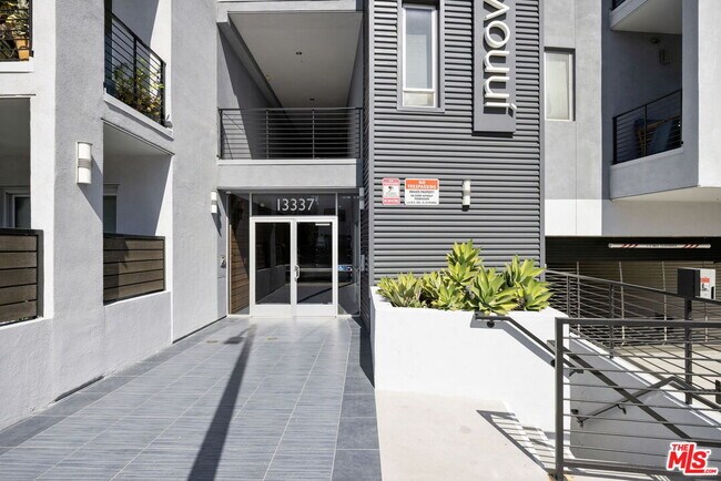 Foto del edificio - 13337 Beach Ave