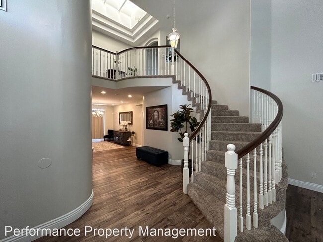 Building Photo - 5 br, 4 bath House - 10900 Rockridge Way