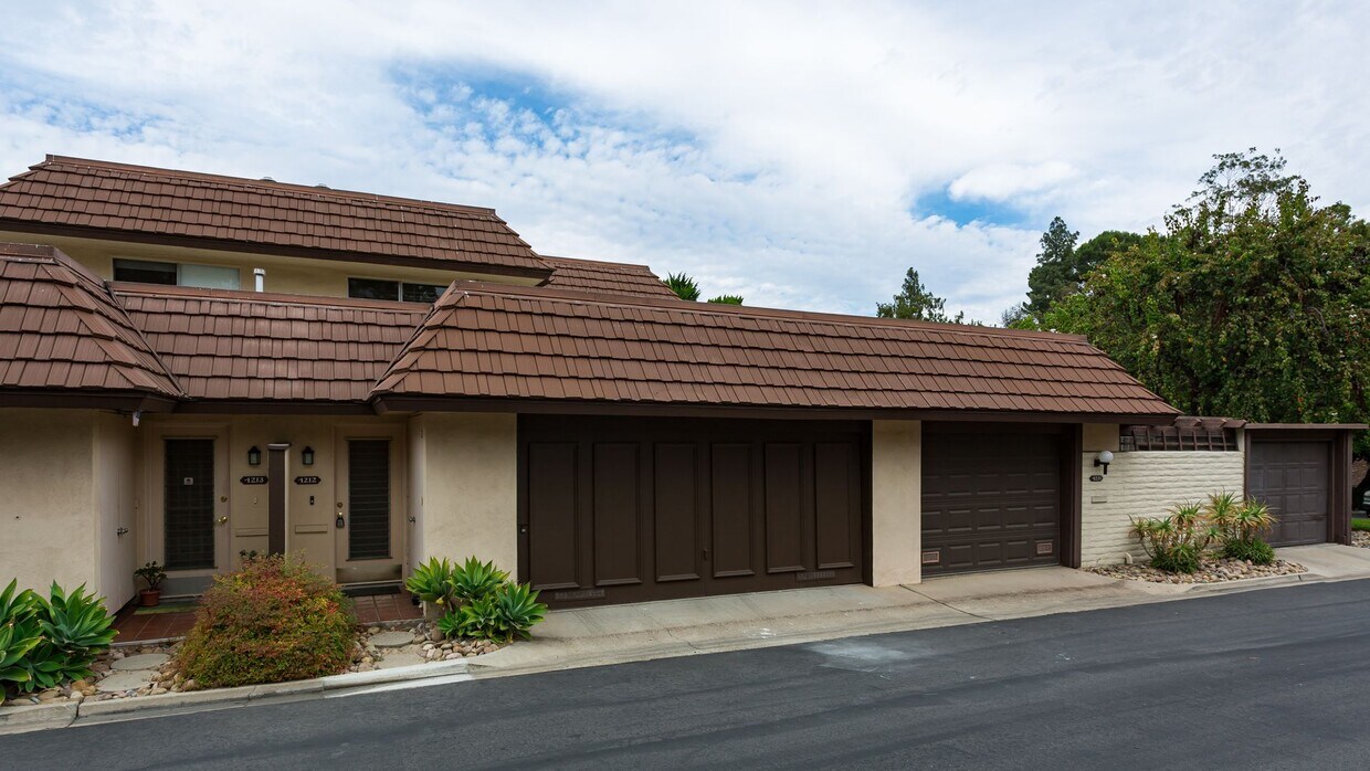 Primary Photo - Townhome at Collwood Manor