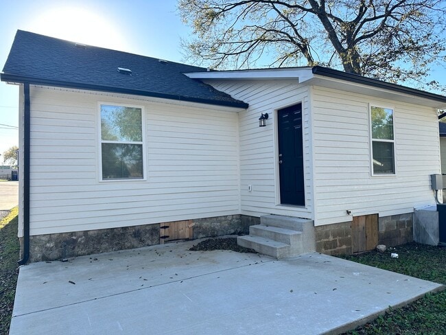 Foto del edificio - 102 W 15th Ave