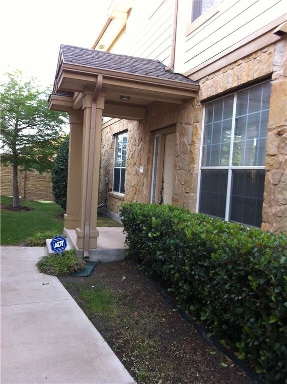 Foto del edificio - 16100 Great Oaks Dr