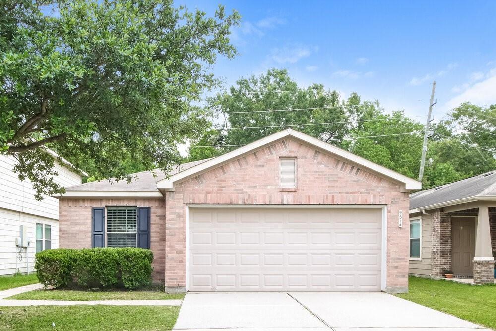 Foto principal - 9614 Brandon Rock Lane