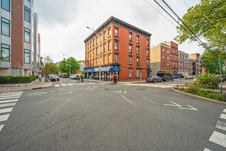 Building Photo - 450 1st St