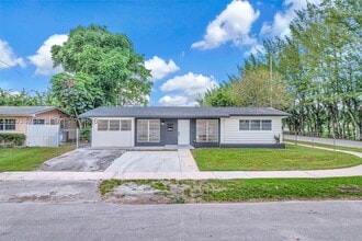 Building Photo - 8201 SW 42nd St