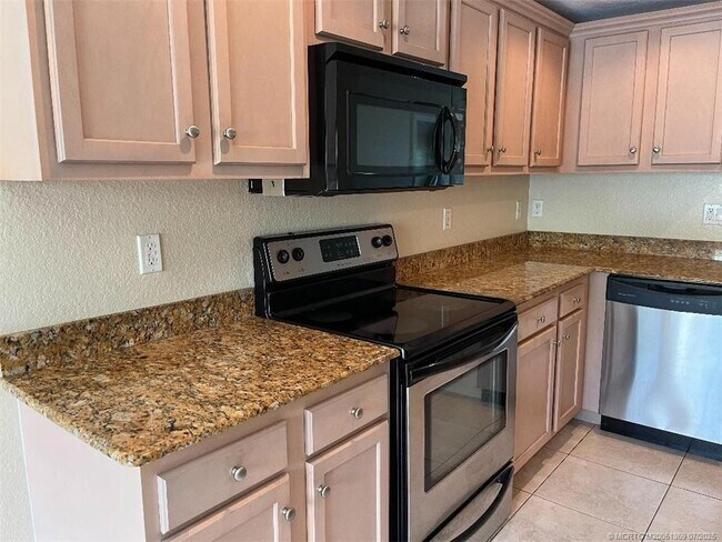 Foto del edificio - 4210 Gator Trace Ave