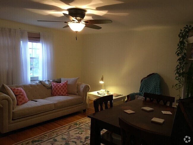 Building Photo - 1083 Sells Ave