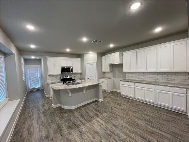 Foto del edificio - 5026 Mint Orchard Dr