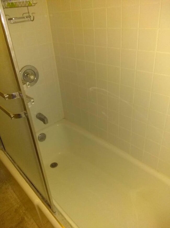 Building Photo - 1292 N Laurel Ave