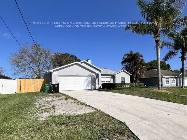 Foto del edificio - 1385 SE Proctor Ln