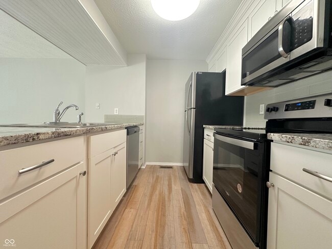 Building Photo - 9430 Aspen Grove Ln