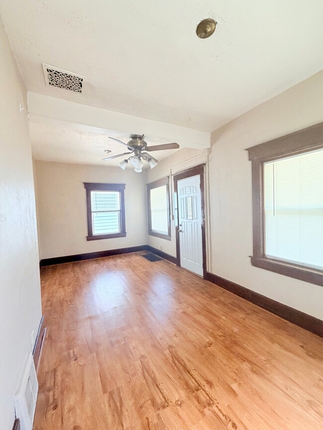 Foto del edificio - 428 S Clemens Ave