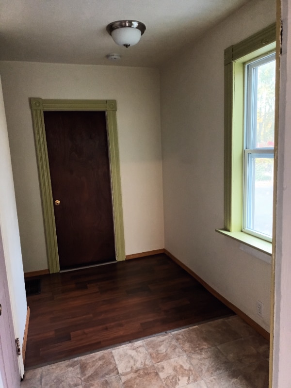 30 Hardy St Unit 1FL, Cranston, RI 02920 Room for Rent in Cranston