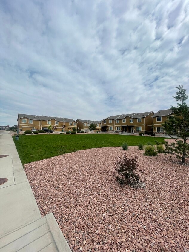 Building Photo - 7167 Black Spruce Hts