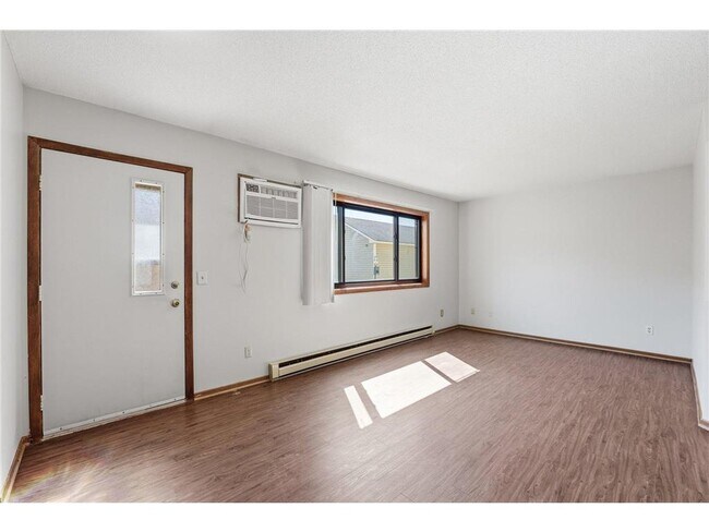 Foto del edificio - 64 E 13th St