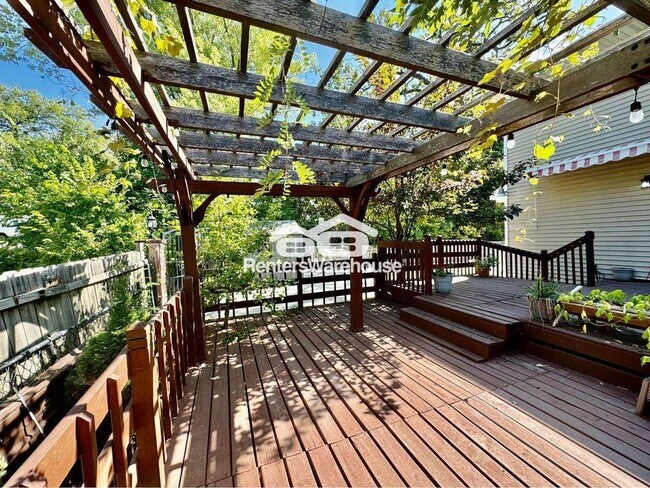 Foto del edificio - 1435 University Ave