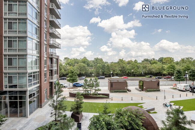 Foto del edificio - 3400 Potomac Ave