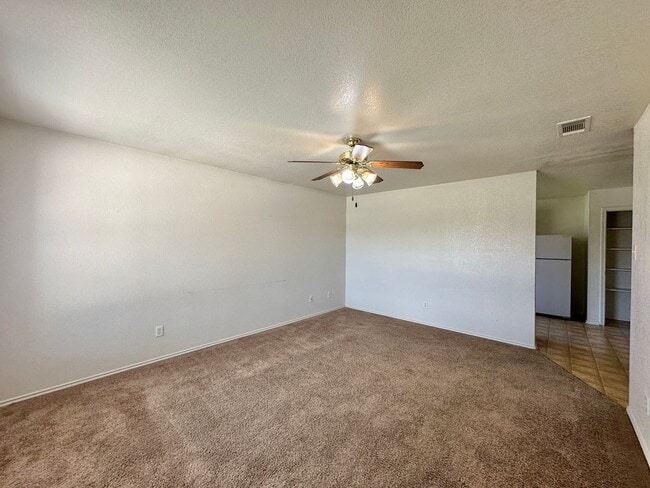 Building Photo - 5204 Lauren Lea Dr