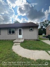 Building Photo - 487 Whispering Hills Dr