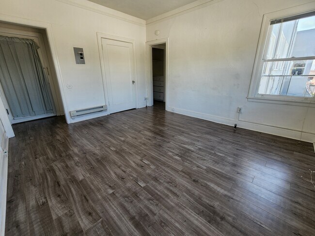 Building Photo - 4369 Adeline St