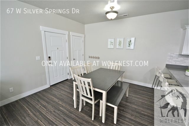 Building Photo - Fully Furnished Stunning 3 Bedroom Vineyar...