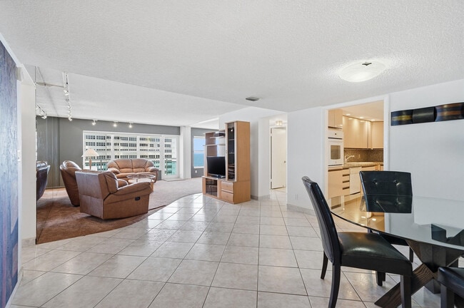 Building Photo - 3900 Galt Ocean Dr