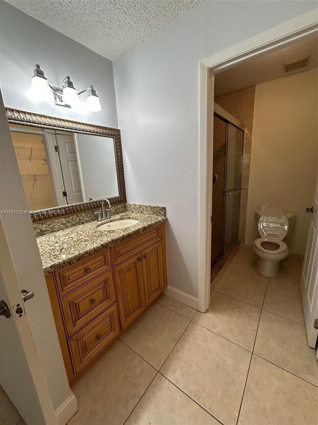 Foto del edificio - 6838 Bridlewood Ct