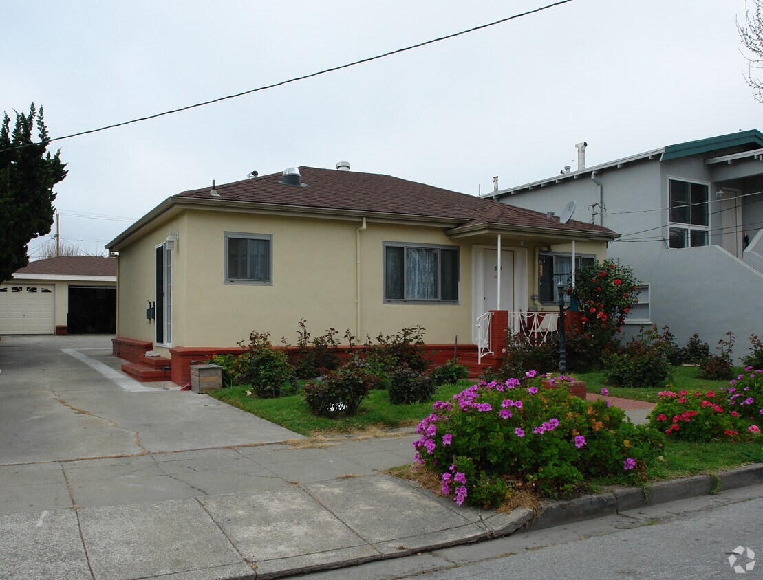 Foto del edificio - 973 Mills Ave