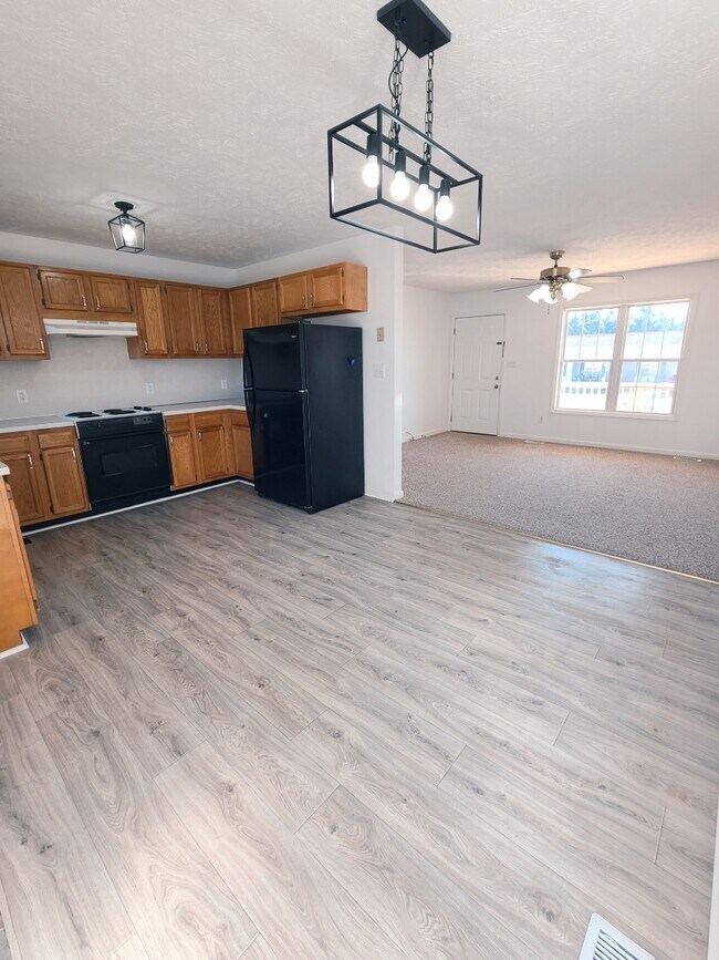 Foto del edificio - 4 Hawthorne Ln