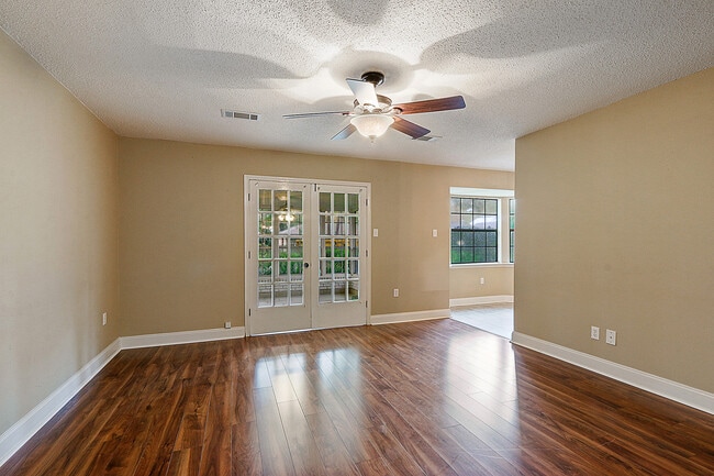 Building Photo - Old Landing 3 Bedroom in Covington! Must See!