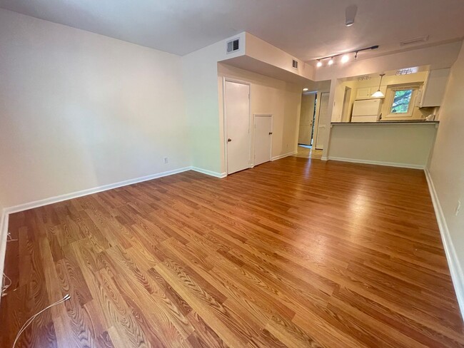 Building Photo - Walk to Campus from Chancellor Square!  Up...