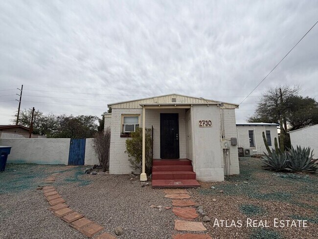 Building Photo - 2730 N Martin Ave