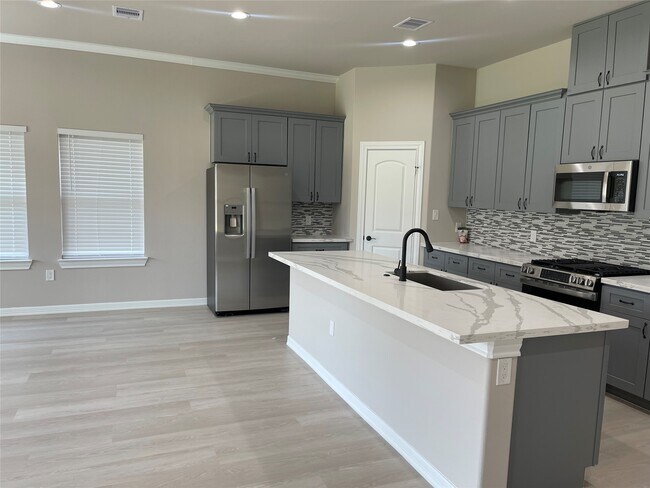 Building Photo - 9647 Champion Heavens Dr