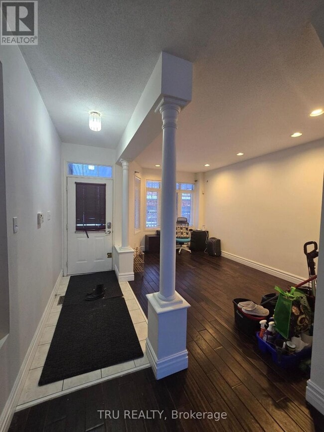 Building Photo - 62 N Harrow Dr