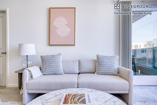 Building Photo - 2865 Park Blvd