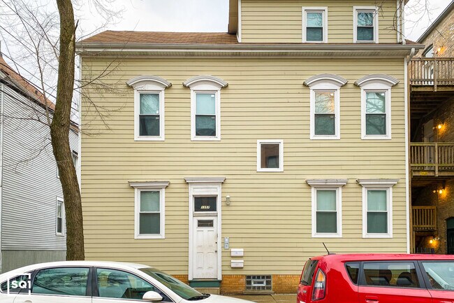 Building Photo - 1357 W Barry Ave