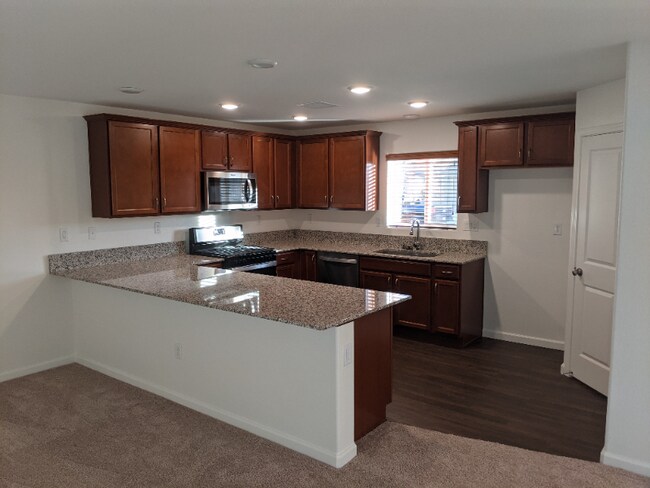 Building Photo - 305 Limber Pine Dr