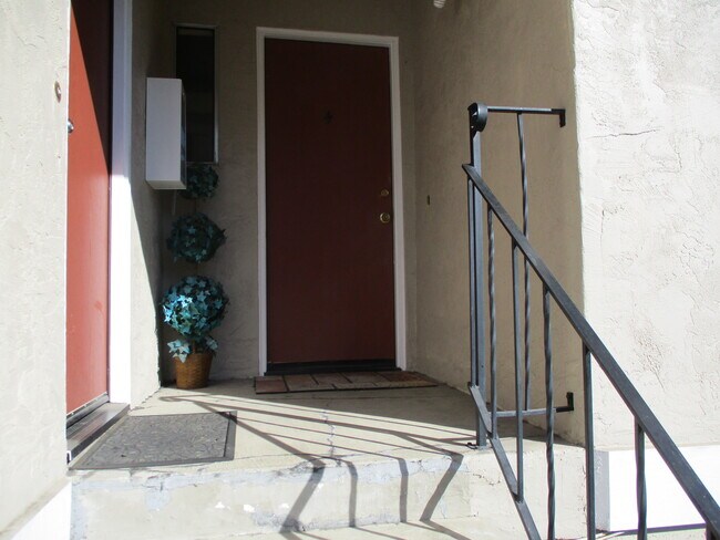 Exterior front door - 905 Civic Center Dr