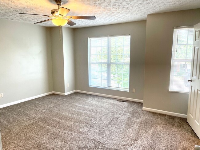 Foto del edificio - Introducing our charming 3 Bedroom Traditi...