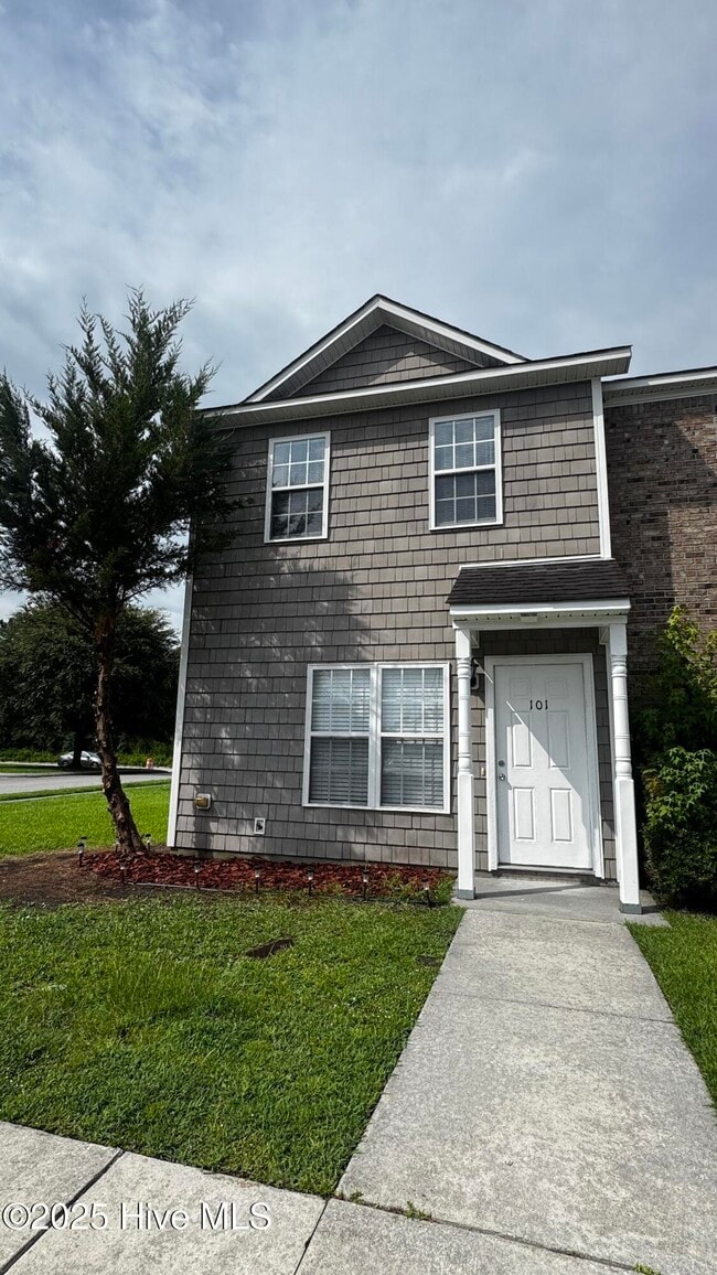 Building Photo - 101 Bridgewood Dr