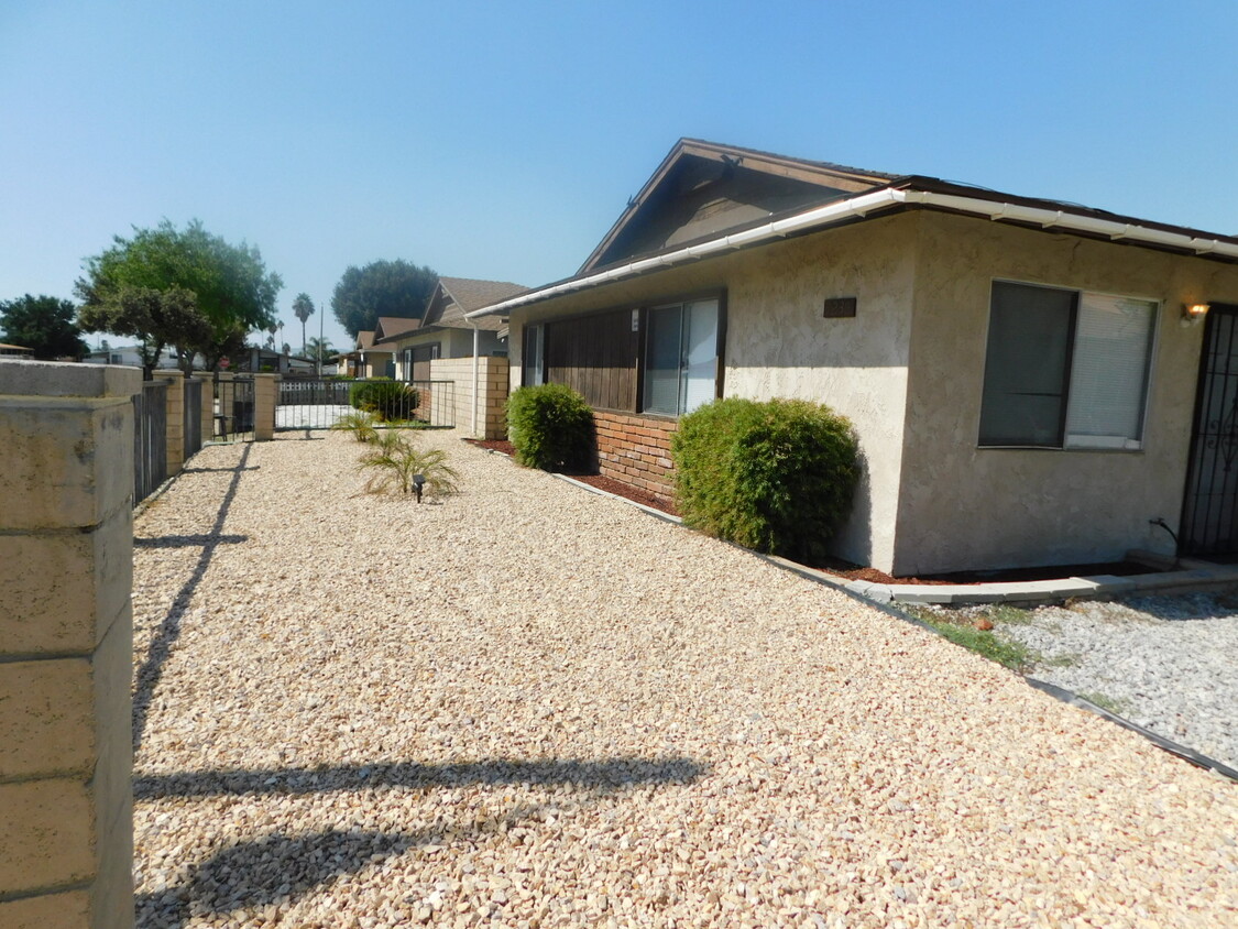Primary Photo - 1230 Valencia Ave
