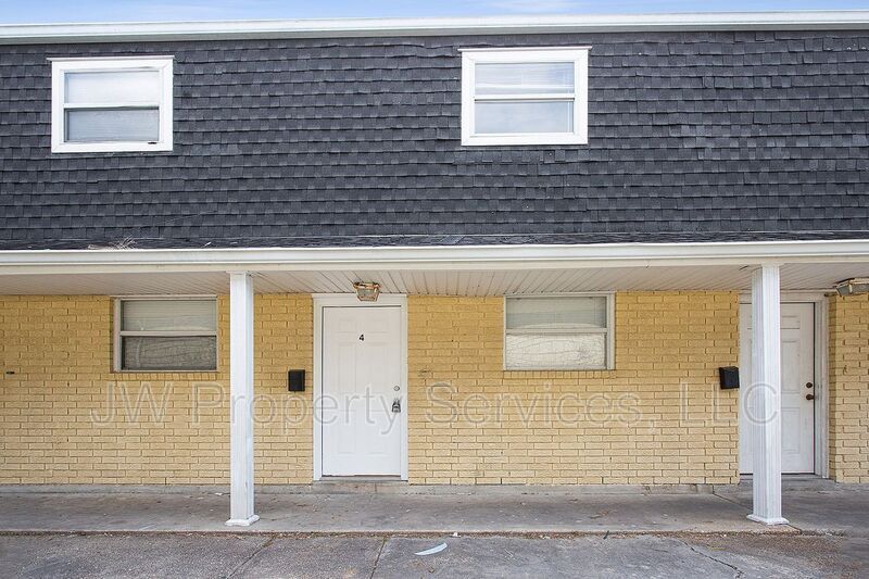 5003 E St Bernard Hwy Unit 4, Violet, LA 70092 Condo for Rent in