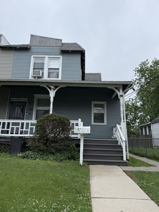 Building Photo - 1127 Woodland Ave