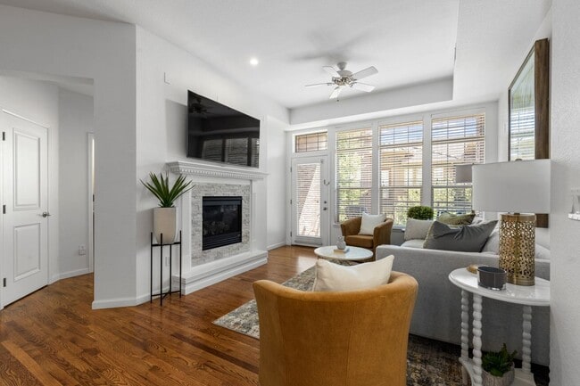 Building Photo - 7865 Vallagio Ln