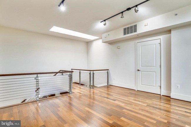 Foto del edificio - 4301 Military Rd NW