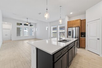 Building Photo - 211 Amaranth Wy