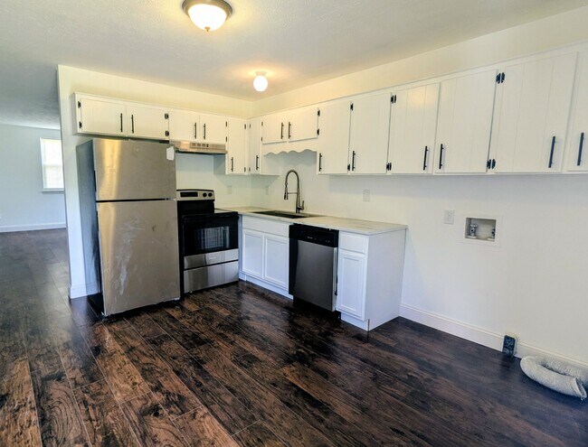 Foto del edificio - 2801 Reynolds Dr