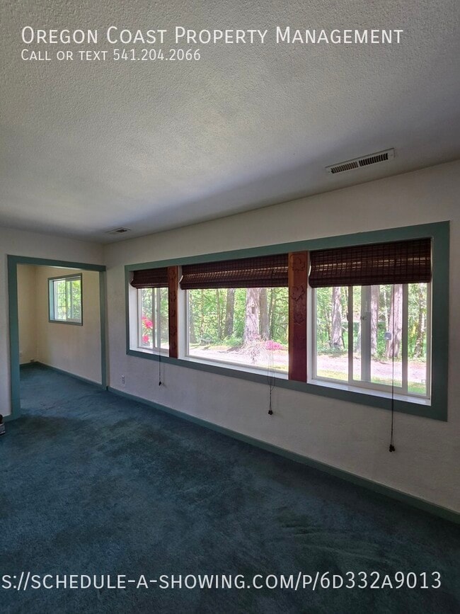 Building Photo - 126 N Holiday Ln
