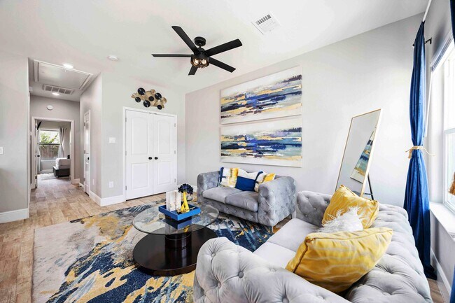 Foto del edificio - 8138 Bassett St