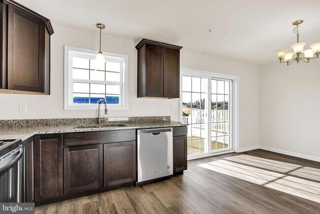 Foto del edificio - 16 Secretariat Dr