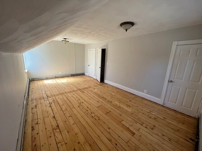 Primary Bedroom - 2 Beckside Rd